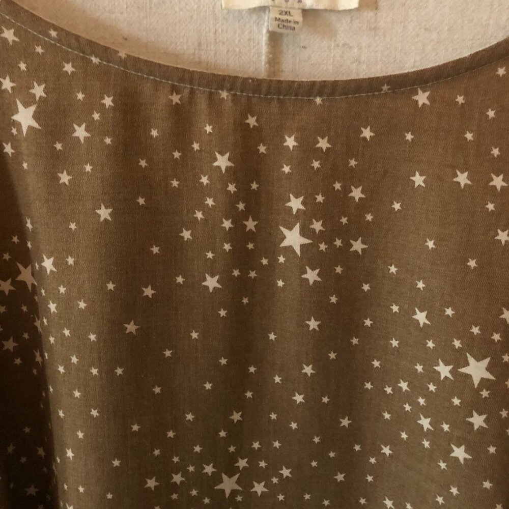 **SOLD**Women's Plus Size Umgee + Blouse Ruffle Sleeve Star Print Top 2XL - Picture 4 of 9